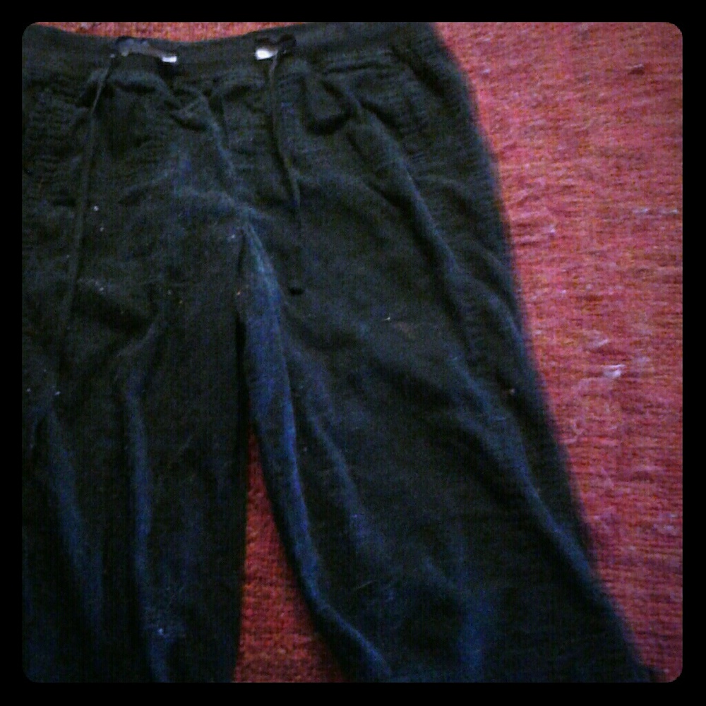 I am selling a pair of capries they do not fit dra
